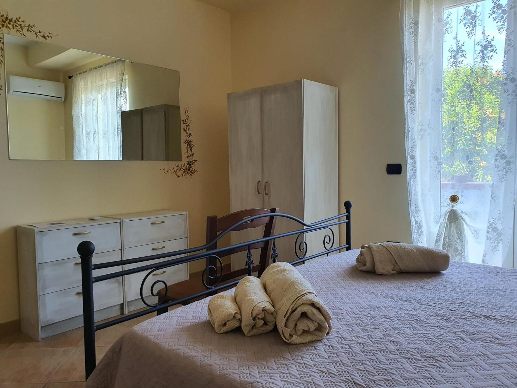 Libro di Sogni - B&B Letterario Caserta Vecchia Esterno foto