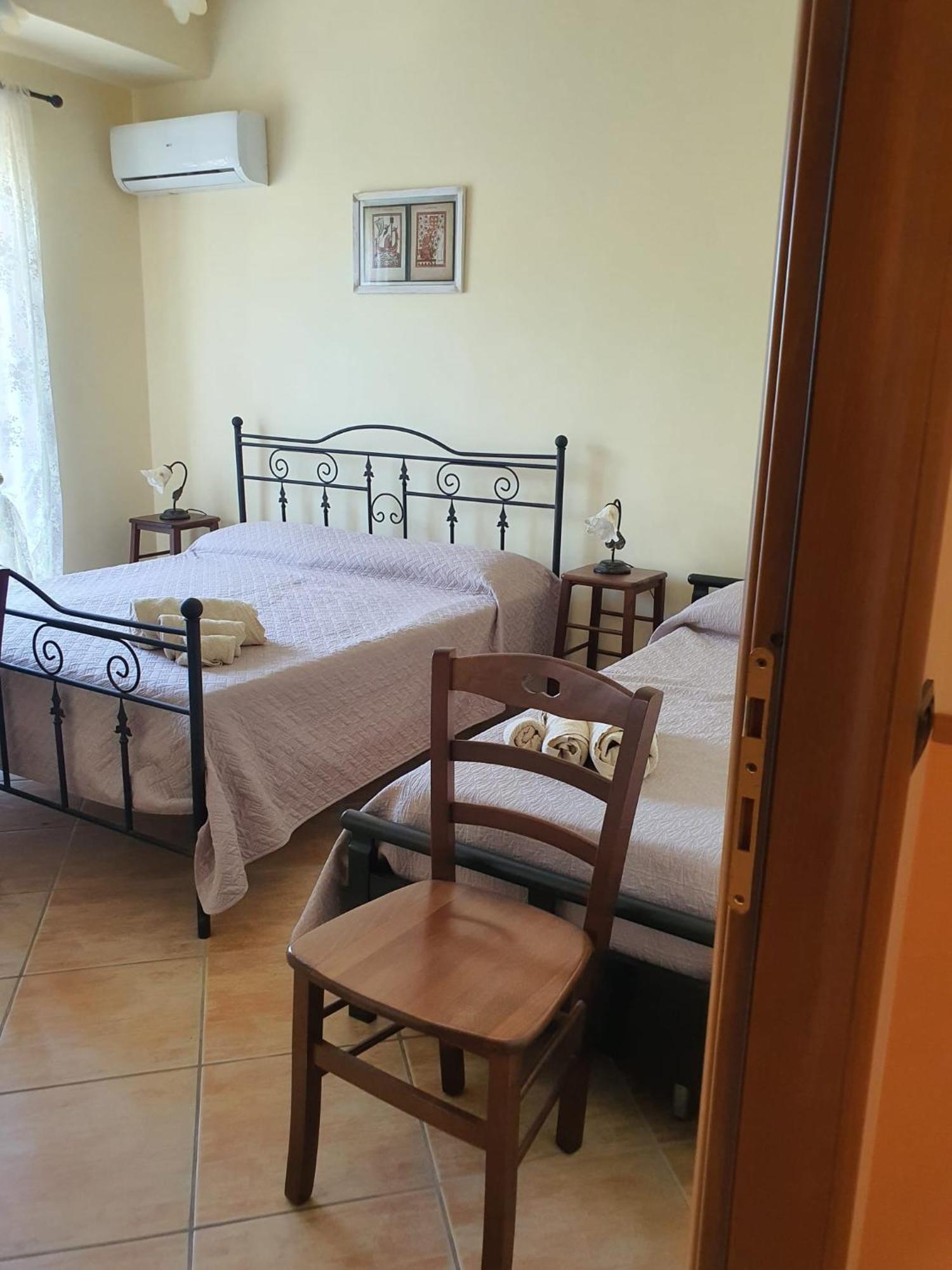 Libro di Sogni - B&B Letterario Caserta Vecchia Esterno foto